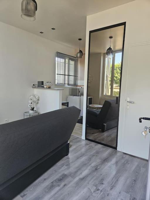 Beautiful F2 Apartment 5 Stops By Train From Paris موريه-سور-لوينغ المظهر الخارجي الصورة